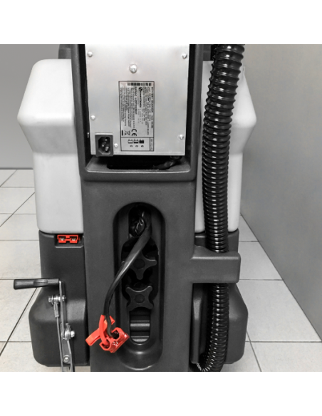 Fregadora profesional Dynamic 45E operador apeado